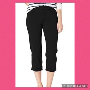 NWT NYDJ black Capri jean 4/6
